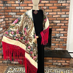 Floral Folk Shawl 135x135 cm – Russian Pavlovo Posad Style Scarf with Fringe – Traditional Turkmen Wrap – Boho Headscarf – Gift for Her