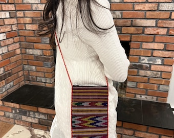 Handgewebte bestickte Umhängetasche, Keteni Stoff Geldbörse, turkmenische Muster Boho Schultertasche
