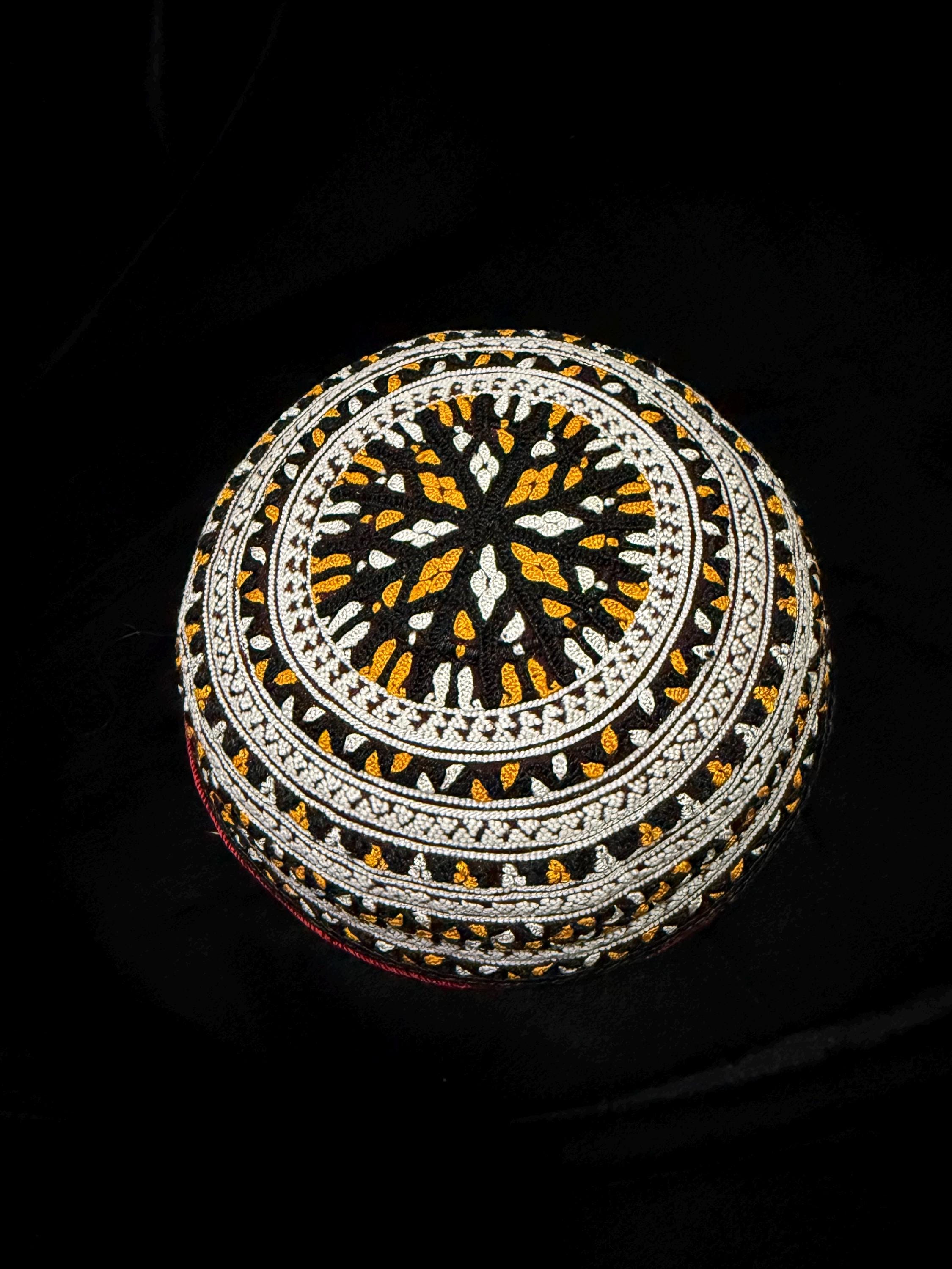 コレわレア↑ イスラム帽　ハンドメイドのタギーヤ Hand-embroidered Silk Turkmen Boy's Tahya, Cultural Head Cap - Etsy