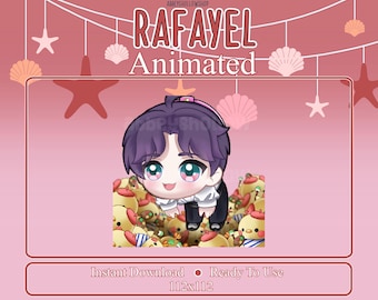 Op de afbeelding: Geanimeerde digitale illustratie van een cartoonfiguur met paars haar, die een wit shirt en een zwarte broek draagt, omringd door gele kuikens. De tekst "RAFAYEL Animated" staat bovenaan de afbeelding.