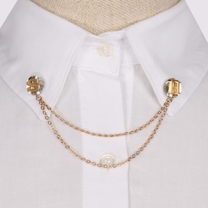 Broche de corrente de colarinho de camisa com letras douradas personalizadas, clipe de colarinho inicial, alfinete de colarinho, alfinete de lapela, presentes para padrinhos de casamento, homens e mulheres