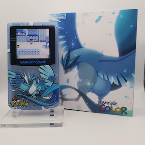 Articuno Game Boy Color - Laminierter OLED-Hintergrundbeleuchtungs-Bildschirm, Neue Lautsprecher-Shell-Knöpfe, Überholtes Original GBC
