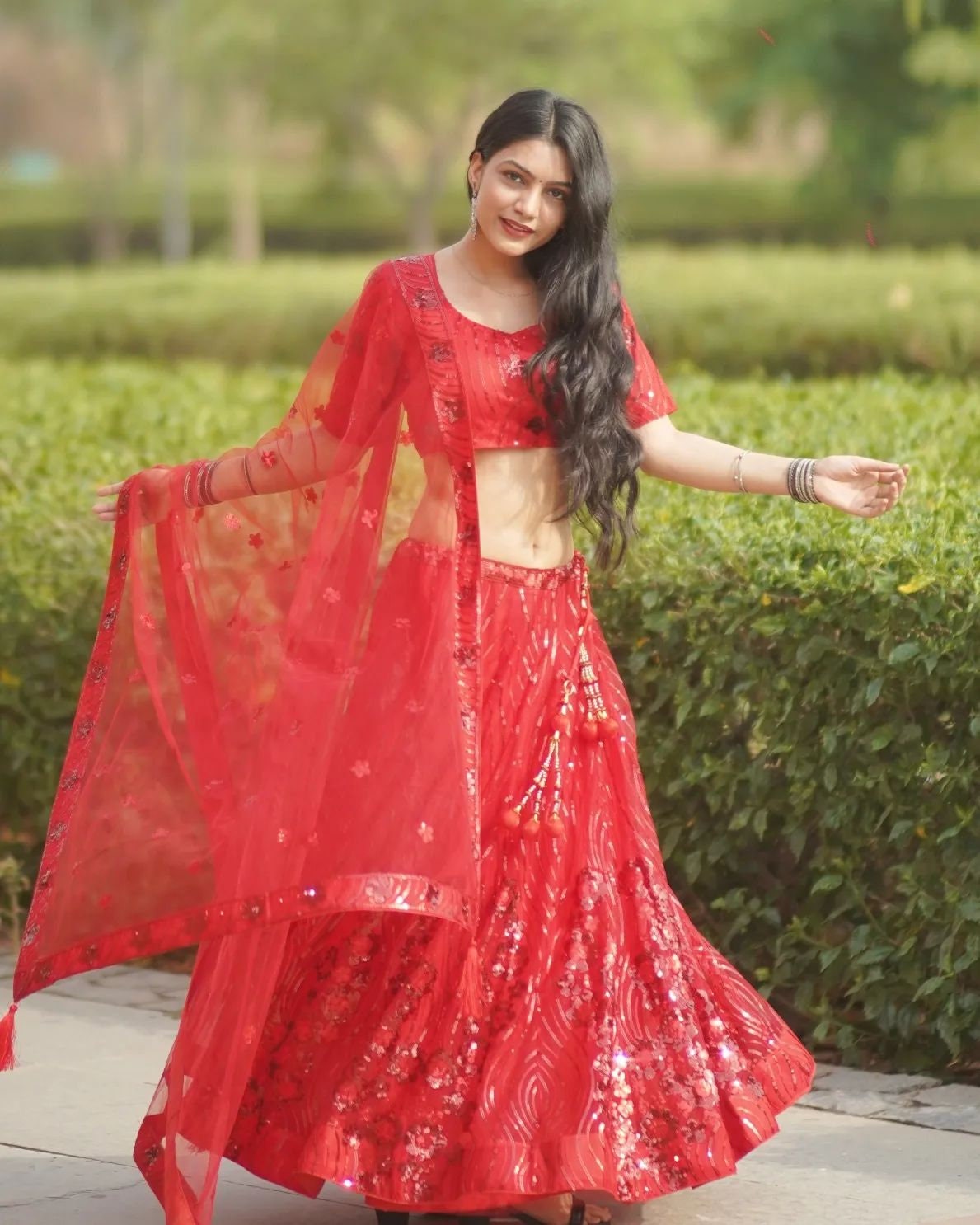Disfraz de hindú Bollywood rojo con velo para mujer por 15,50 €