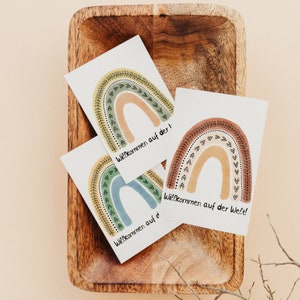 Geburtskarte im Bohostil - Regenbogen Postkarte zur Geburt - "Willkommen auf der Welt!" - Karte für Eltern und Baby - Glückwünsche Geburt