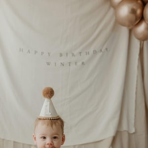 Faixa de aniversário personalizada, bandeira de nome de aniversário personalizada, faixa de aniversário, placa de tecido, placa de aniversário de tecido, arte de parede boho de aniversário, linho