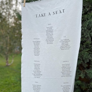 Stoff Hochzeit Tischplan, personalisierte Hochzeit Sitzplan Zeichen, Leinen Stoff Hochzeit Sitzplan, Stoff Zeichen