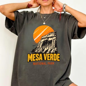 Mesa Verde National Park T-Shirt: Retro Cliff Dwellings Tee