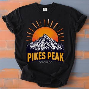 Pikes Peak Colorado T-Shirt: Retro Mountain Adventure Tee