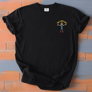 Shirt Pinokkio I'm A Real Boy kleine lettertjes - subtiele grappige cartoon Pinokkio T-shirt, houten jongenscadeau, sprookje meme T-shirt
