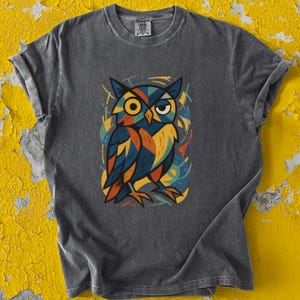 Geometric Owl T-Shirts, Colorful Bird Art, Unique Animal Graphic Tee, Modern Owl Design, Art Lover Gift, Owl Lover Shirt