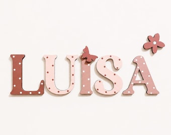 Placa de madeira personalizada com nome, letras para decoração de quarto de bebê.
