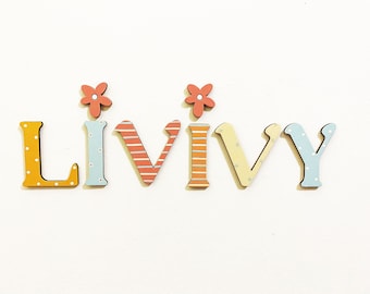 Plaque nominative en bois peint, lettres décoratives pour chambre d'enfant