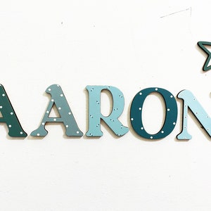 Signo de nombre de madera, Letras de madera, Signo de nombre, Letras de guardería, Letras de nombre personalizadas, Habitación de bebé, Nombre de letras de madera, Nombre para puerta