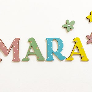 Signo de nombre de madera, Letras de madera, Signo de nombre, Letras de guardería, Letras de nombre personalizado, Habitación para bebés, Nombre de letras de madera, Nombre para puerta