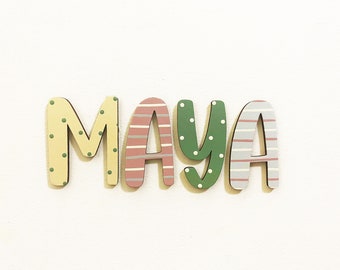 Plaque nominative en bois peint, lettres décoratives pour chambre d'enfant