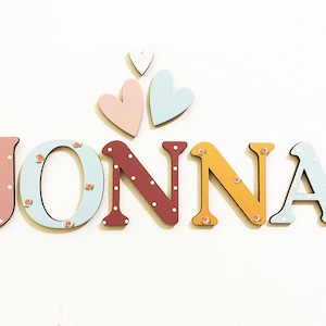 Signo de nombre de madera, Letras de madera, Signo de nombre, Letras de guardería, Letras de nombre personalizado, Habitación para bebés, Nombre de letras de madera, Nombre para puerta