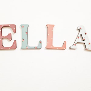 Signo de nombre de madera, Letras de madera, Signo de nombre, Letras de guardería, Letras de nombre personalizado, Habitación para bebés, Nombre de letras de madera, Nombre para puerta