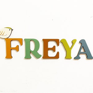 Signo de nombre de madera, Letras de madera, Signo de nombre, Letras de guardería, Letras de nombre personalizadas, Habitación de bebé, Nombre de letras de madera, Nombre para puerta