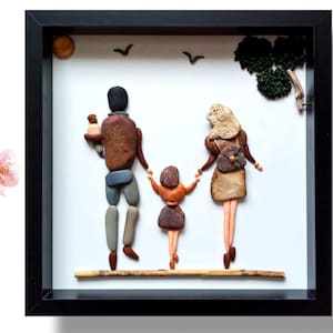 Pebble art family 4 custom portrait personalized gift for mom
Kieselsteinbild familie 4 personen personalisiert geschenk mutter
Cuadro de piedras familia 4 personas regalo original personalizado
Tableau en galets famille de 4 personnes cadeau original maman