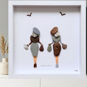 Unique Friendship Gift, Natural Pebble Art with Women Figures, Beach Stone Artwork, Coastal Art Decor, Birthday Gift İdeas, Stone Art