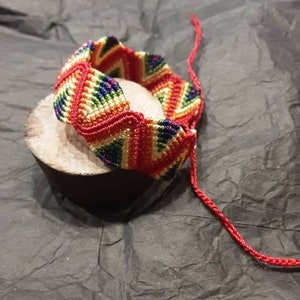 Micro macrame bracelet