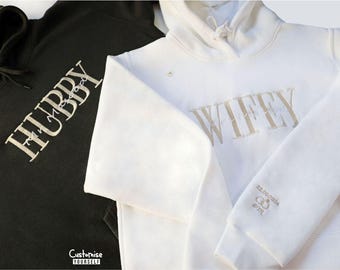 Wifey Hubby Hoodies, Custom Embroidered Wedding Hoodie for Couples, Personalised Wedding Date and Name Jumper, Couple Wedding Memorable Gift