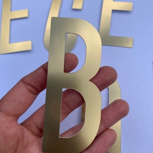 4 "Zoll hohe Buchstaben / Zahlen aus gebürstetem Goldkarton, Stanzen, Lernen, Handwerk, Banner, Wimpelkette, Phonics, Aktivitäten im Klassenzimmer, Ausschnitt