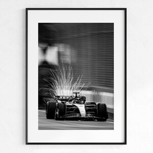 Póster de Fórmula 1 Ferrari, descarga digital, póster único de F1, impresión de coche de F1 Ferrari, fotografía icónica de F1 en blanco y negro, pista de carreras, Gran Premio