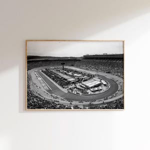 Nascar racebaan print digitale download, poster auto op het circuit, zwart-wit voertuigfotografie, auto kunst aan de muur, speedsport fotografie