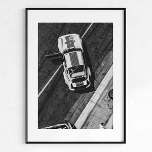 Póster de coche de carreras Porsche, descarga digital, impresión de Porsche Martini, foto antigua de Porsche en blanco y negro, arte mural de coches de carreras antiguos, obra de arte de Porsche