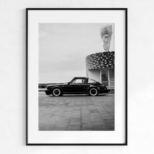 Impresión digital de un Porsche 911 vintage, póster retro de Porsche, arte mural de Porsche, foto antigua de un Porsche en blanco y negro, arte mural de coches clásicos.