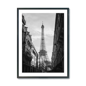 Impresión fotográfica en blanco y negro de la Torre Eiffel: Arquitectura parisina (descarga digital)