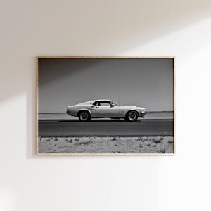 Foto digital imprimible del Ford Mustang Boss 429 en el desierto, póster del Ford Mustang, arte mural de coches antiguos en blanco y negro, coches americanos clásicos.
