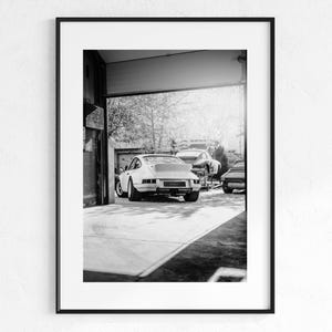 Impresión digital vintage de Prsch Sport, foto de Prsch en el taller, póster antiguo de Prsch, impresión de coche deportivo vintage, arte mural de coches icónicos