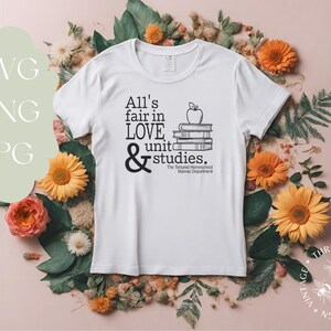 Gemarteld Homeschool Mamas Department SVG PNG JPG - Grappig cadeau voor Swiftie moeders, zwart en wit