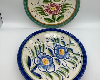 CLAUDIO BERNINI Set of 2 Hand Painted Majolica Style Ceramic Wall Plates Circa 1960