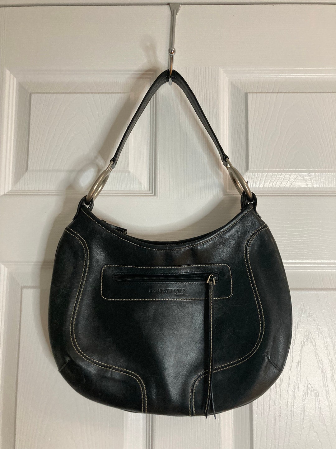 【関税込み】Clam Hobo Bag - Off White - Leather - Black Off-White Clam Hobo Bag - Leather - Black Shoulder Bag | THE