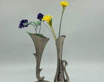 Paire de 2 vases bourgeons en argent cannelés parchemin et cygne de style Art déco