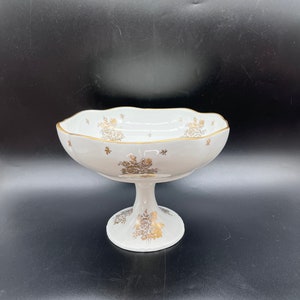 PORCELAINE DE FRANCE 1970 wit/gouden groot voetstuk compote/fruitschaal decor Frankrijk