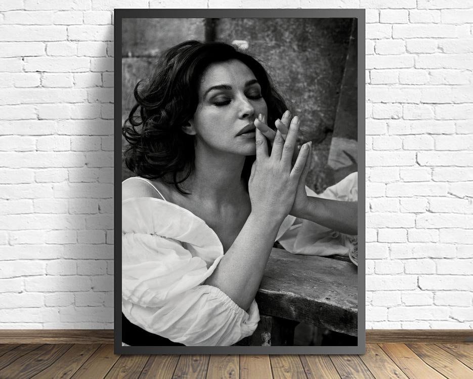 Monica Bellucci Leinwand Poster 40x60 Cm - Schauspielerin Portrait Wanddekoration