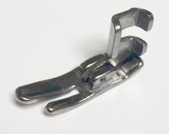 Low Shank Straight Stitch Screw-On Foot for Singer Sewing Machines – Precision & Reliability