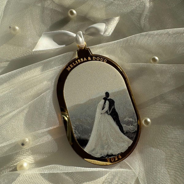 "Erstes Weihnachten Verheiratet Ornament - Personalisiertes Foto ""Weihnachtsdeko"" - Andenken - Brautpaar Weihnachten 2024."