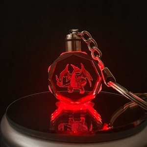 30 MM Charizard Crystal-sleutelhanger Logo Sleutelhanger Kleur Led Licht Pokemon-cadeaus