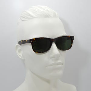 Sunglasses acetate retro vintange design. Unworn Unisex Classic Brown Carey  Regular size square grey-green lenses Abailable to rx Man woman