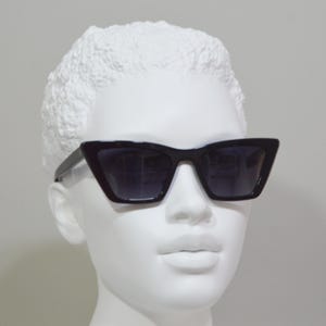 SUNGLASSES vintage design. Pure Shinny Black Acetate. Top manufacture & quality. Polarized. Butterfly Cat eye Pin up chic image 2