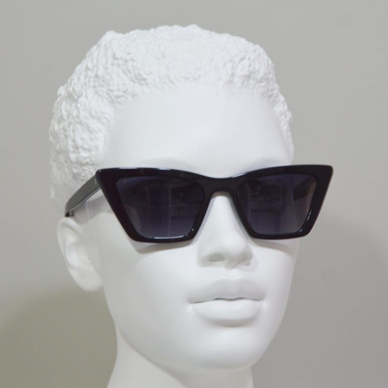 SUNGLASSES vintage design. Pure Shinny Black Acetate. Top manufacture & quality. Polarized. Butterfly Cat eye Pin up chic image 2
