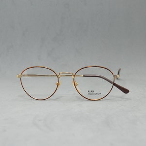 Vintage metal Eyeglasses 90s Italia Rx Eyewear NOS Unworn Classic golden hard oval unisex man woman hipster hippy teenager chic old fashion