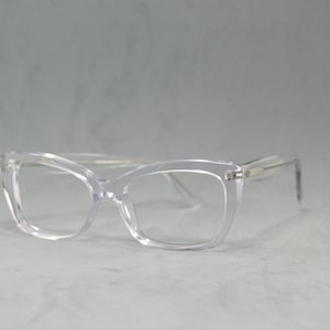 Eyeglasses Eyewear. Pure acetate. Available to Rx. Elegant Unisex. Butterfly square shape. Regular size. Crystal clear gunmetal Cool fashion