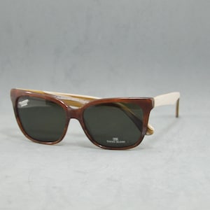 Polarized pure acetate Sunglasses Brand TB Spain. Dead Stock NOS Unworn. Square with wrap wayfarer design Unisex Woman man wood brown cream