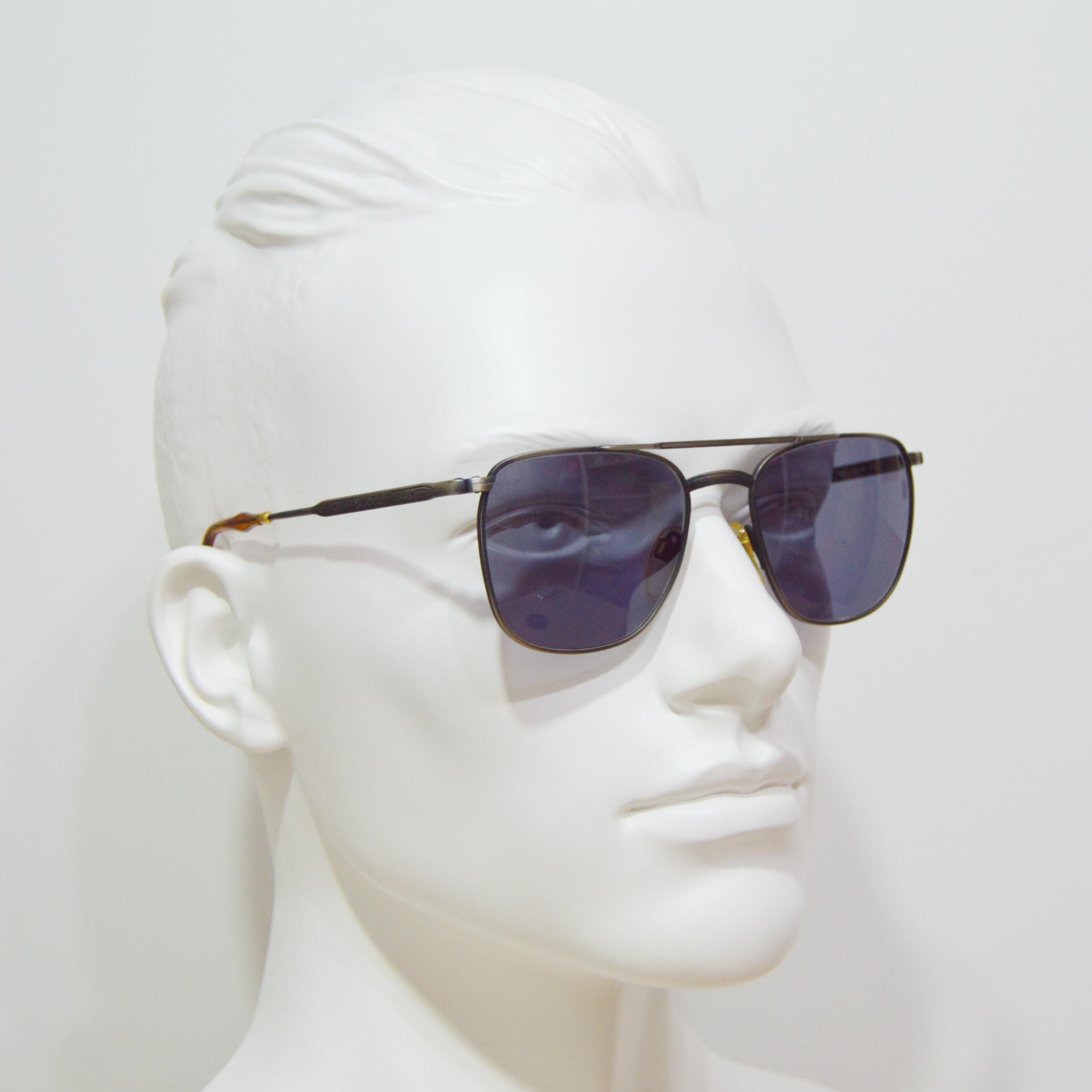 Vintage Oversize Sunglasses NOS Light Grey Fade Lens Black & Gold Frame Retro Black/Gold Retro-Vintage Metal Round Gradient Sunglasses  main image 3
